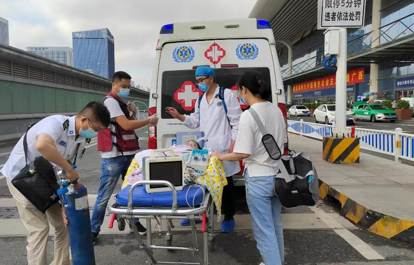 洞口县救护车出租公司